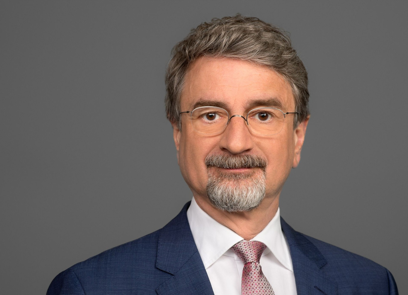 Stefan M. Manth, MD Stefan M. Manth, MD
